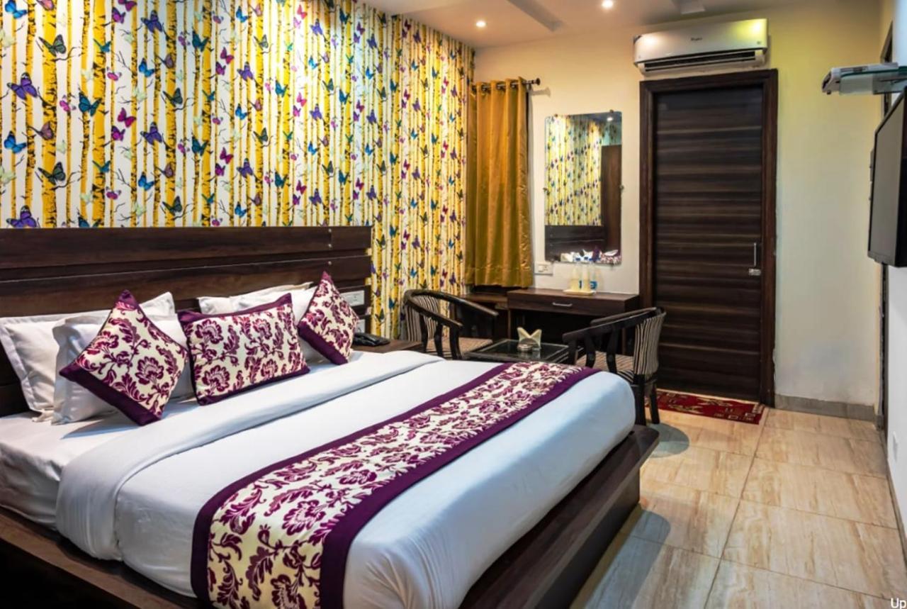 Hotel Royals Grand Galaxy Amritsar Exterior foto
